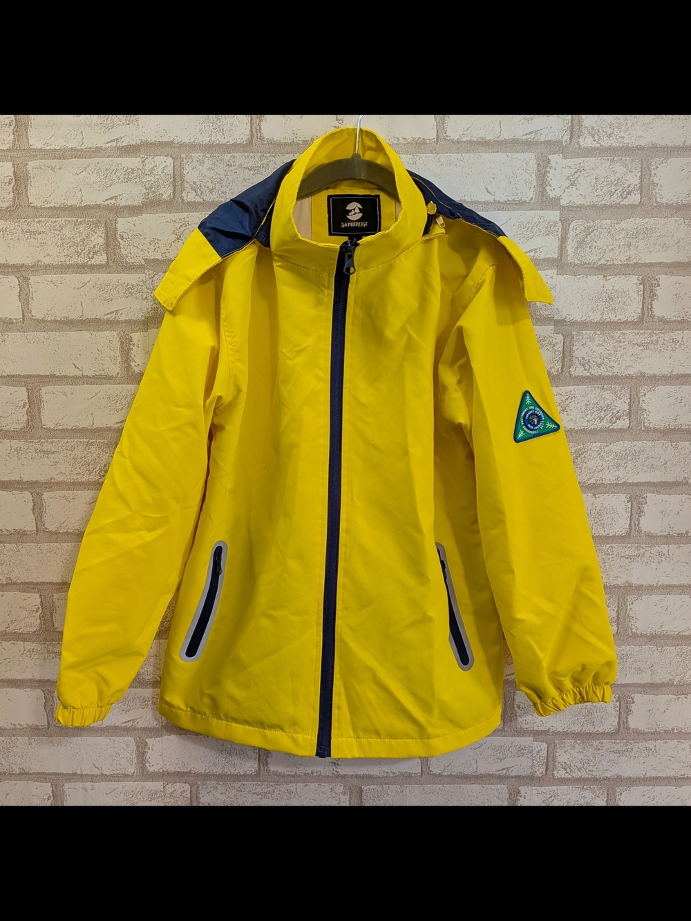 Boys Saphirose Waterproof Jacket Size 6-7 Large W/ Compass Zipper Pockets